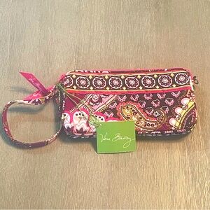 🆕 Very Berry Paisley Bera Bradley pink and purple quilted wristlet w/ card slot